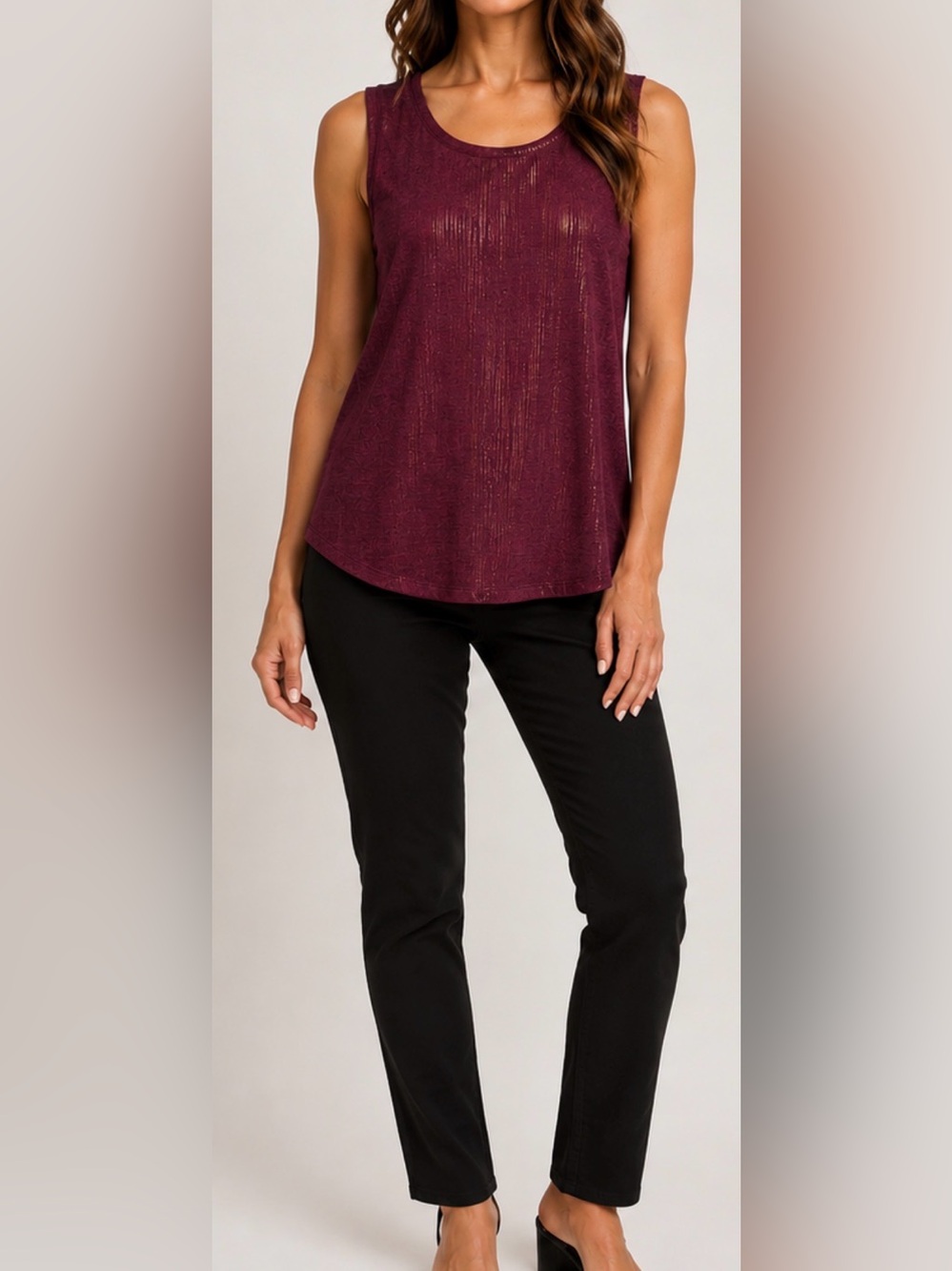 Susan Graver Burgundy Metallic Sleeveless Top Women’s Size Large.